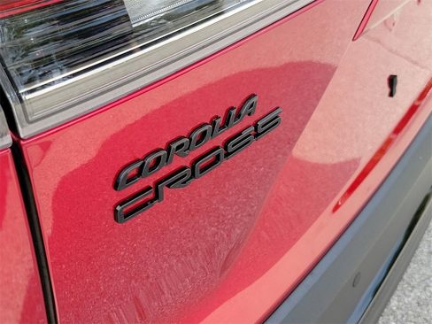 Used 2025 Toyota Corolla Cross AWD Hybrid image 6