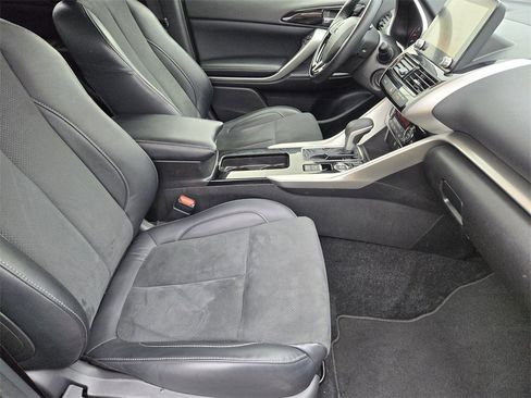 Used 2024 Mitsubishi Eclipse Cross SE image 9