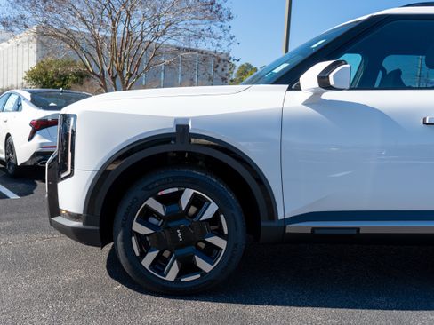 New 2027 Kia Telluride S image 3