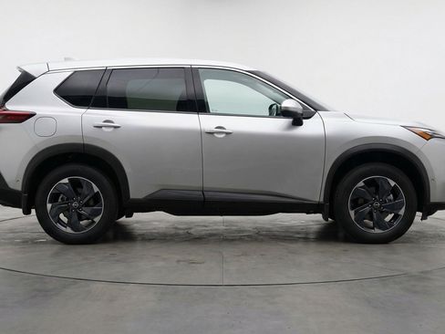 Used 2025 Nissan Rogue SV FWD image 11