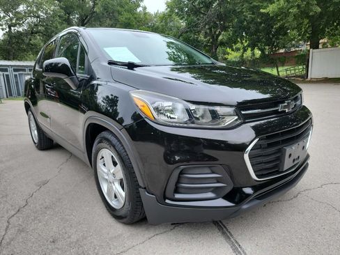 Used 2020 Chevrolet Trax LS w/ Tint and Cruise Package FWD image 1