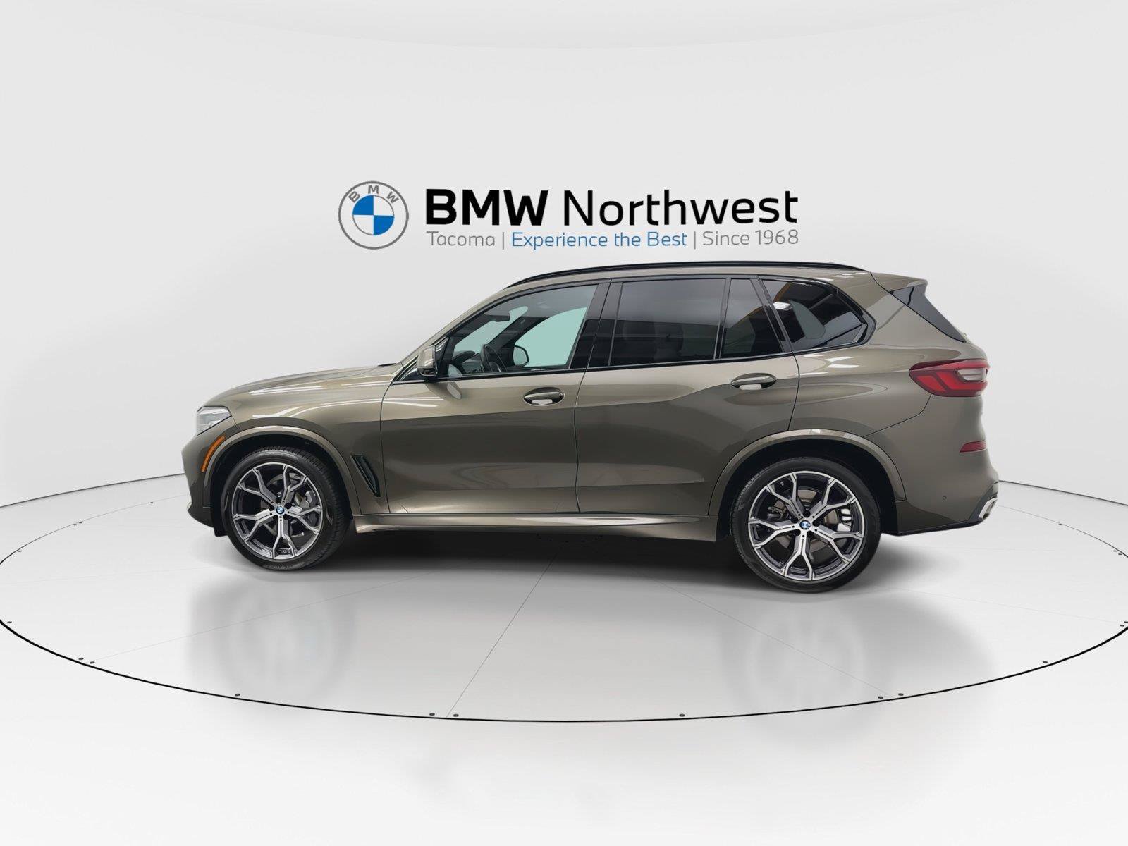 Used 2023 BMW X5 xDrive40i w/ M Sport Package AWD/4WD image 11