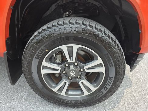 Used 2017 Toyota Tacoma TRD Sport w/ Tow Package (A/T) AWD/4WD image 33