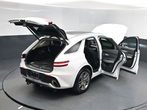 Used 2024 Genesis GV70 2.5T w/ Select Package image 17