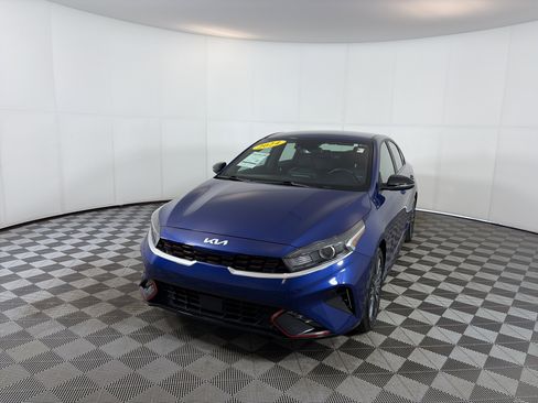 Certified 2024 Kia Forte GT-Line image 2