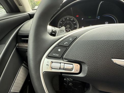 Used 2024 Genesis G80 image 23