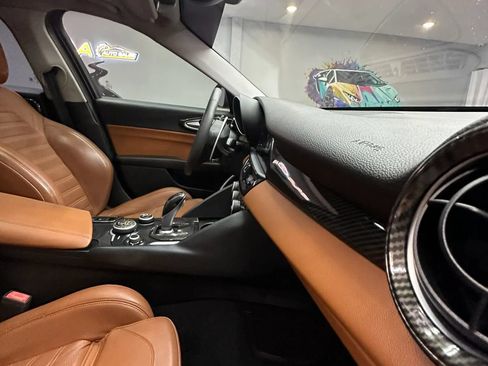 Used 2018 Alfa Romeo Giulia Ti Sport w/ Quick Order Package 22U Sport RWD image 40