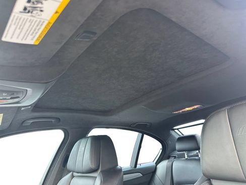 Used 2015 BMW M5 RWD image 13