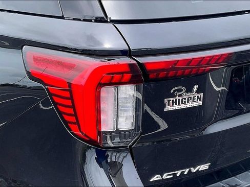 Certified 2025 Ford Explorer Active AWD/4WD image 31