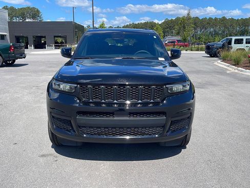 Used 2025 Jeep Grand Cherokee L Altitude RWD image 2
