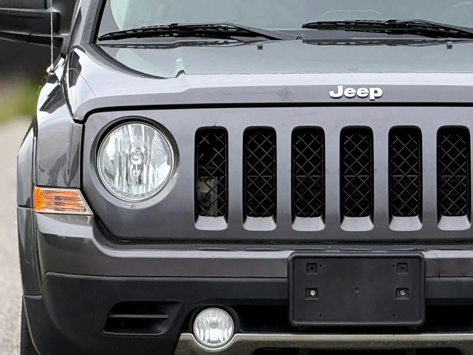 Used 2017 Jeep Patriot High Altitude AWD/4WD image 11