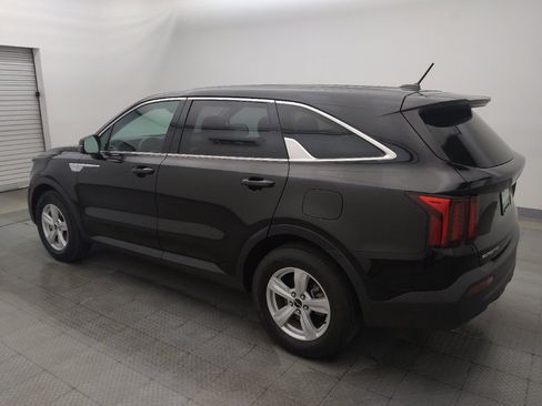 Used 2023 Kia Sorento LX FWD image 3