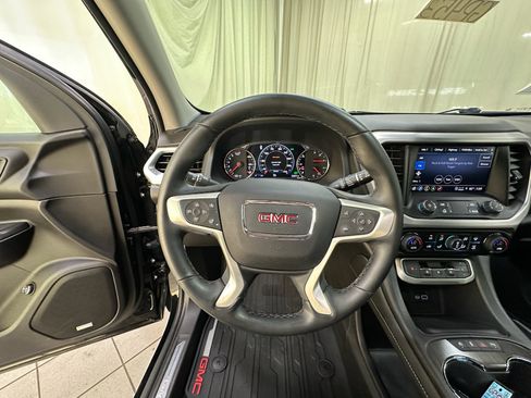 Certified 2023 GMC Acadia SLT w/ Technology Package AWD/4WD image 25