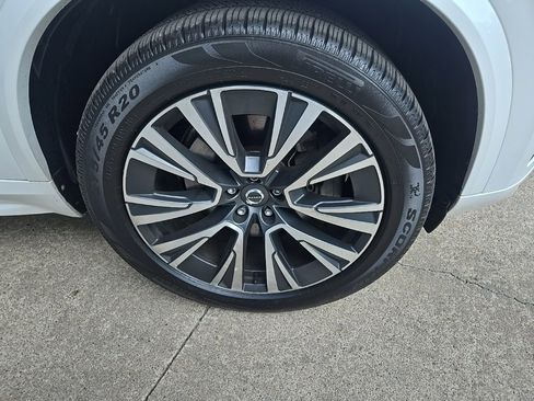 Used 2021 Volvo XC90 T6 Momentum image 24