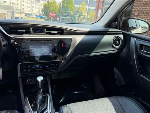 Used 2019 Toyota Corolla SE FWD image 23