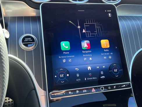 Used 2025 Mercedes-Benz GLC 350e 4MATIC image 23