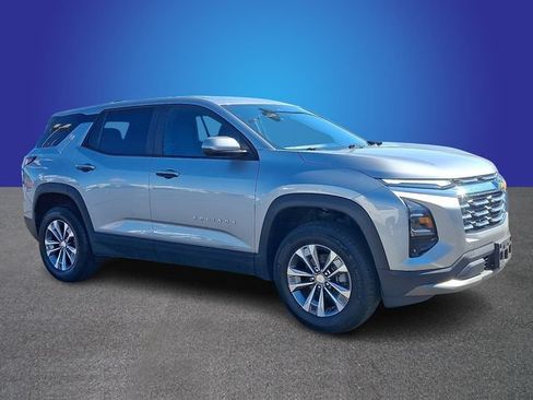 Used 2025 Chevrolet Equinox LT AWD/4WD image 2