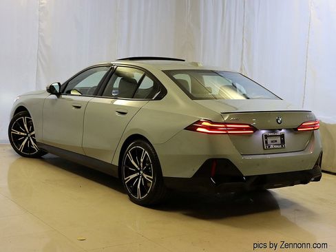 New 2026 BMW 530i xDrive w/ M Sport Package image 9