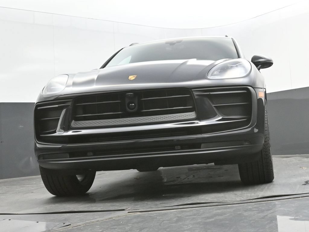 Certified 2026 Porsche Macan AWD/4WD image 36