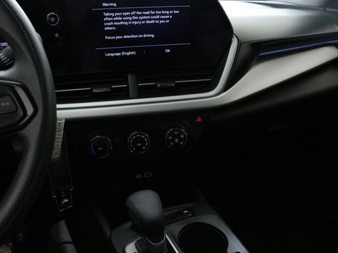 Used 2024 Chevrolet Trax LS image 18