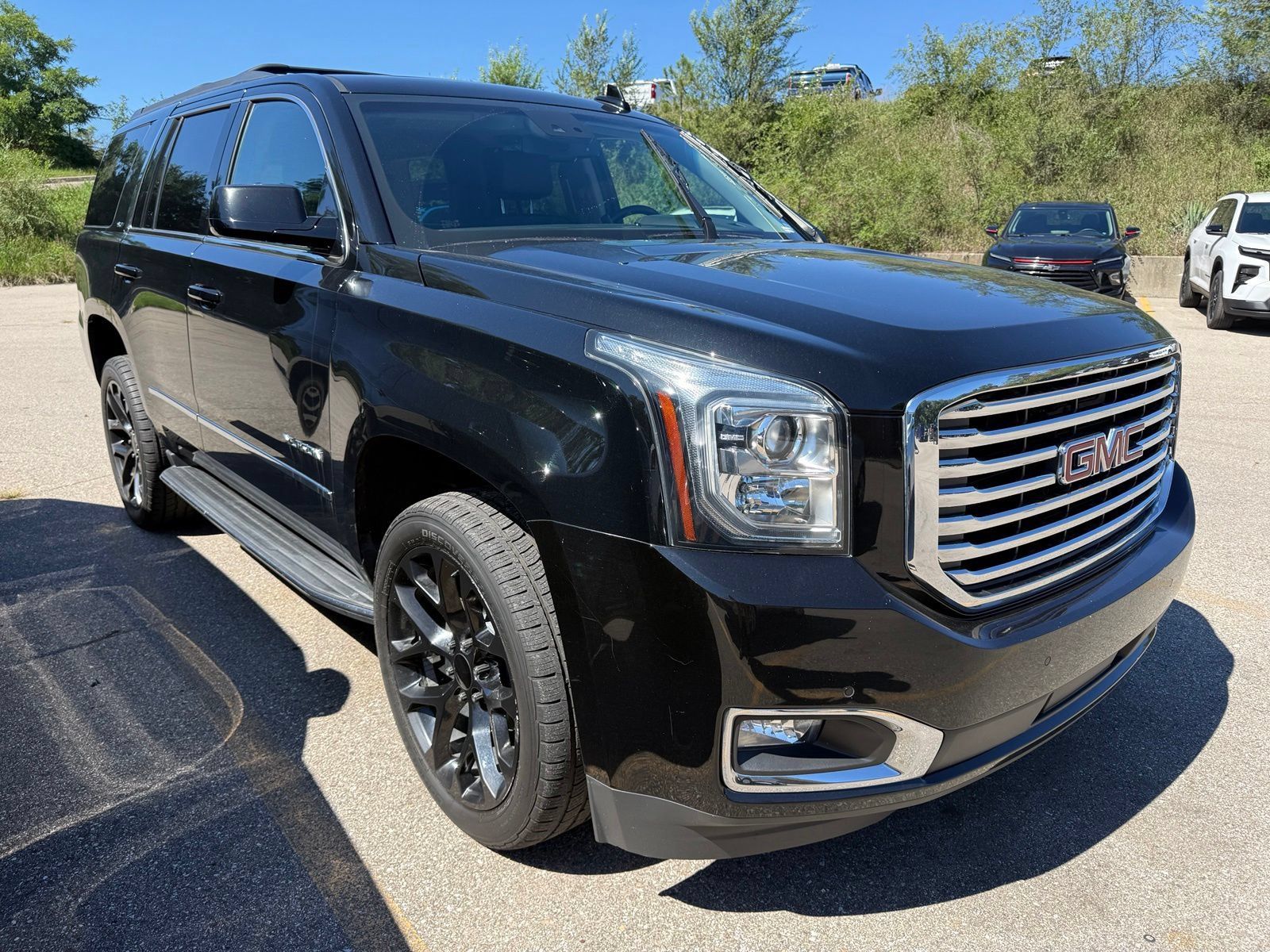 Used 2020 GMC Yukon SLT w/ Premium Edition AWD/4WD image 1