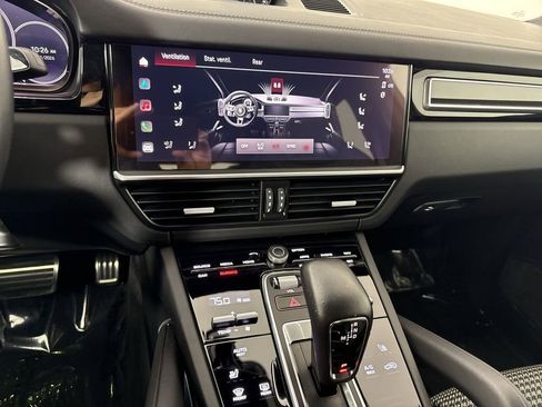 Certified 2023 Porsche Cayenne Turbo AWD/4WD image 31
