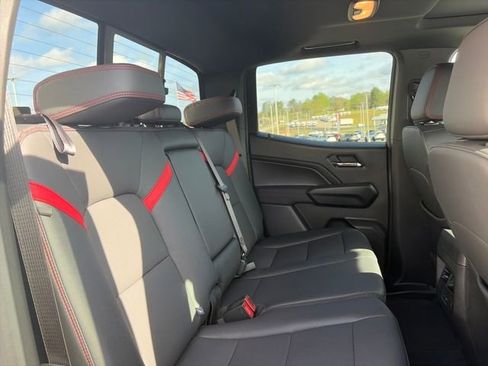 Used 2024 Chevrolet Colorado Z71 w/ Z71 Convenience Package 2 image 16