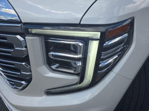Used 2023 GMC Sierra 1500 Denali AWD/4WD image 32