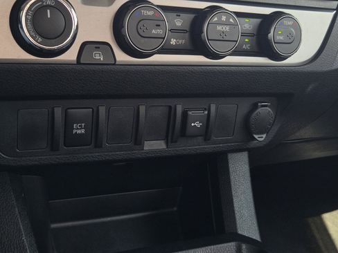 Used 2023 Toyota Tacoma SR AWD/4WD image 24