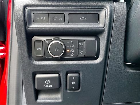 Used 2022 Ford F150 Lariat w/ Equipment Group 502A High AWD/4WD image 17