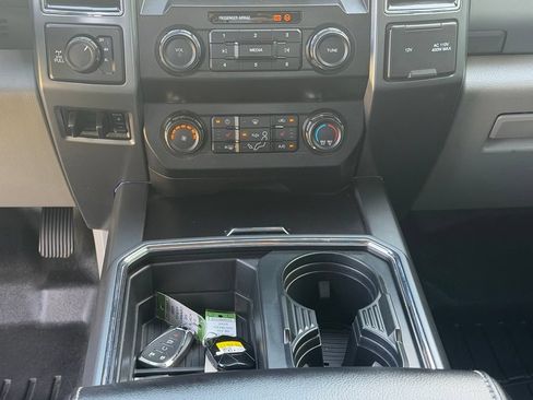 Used 2020 Ford F250 XLT w/ XLT Premium Package AWD/4WD image 35