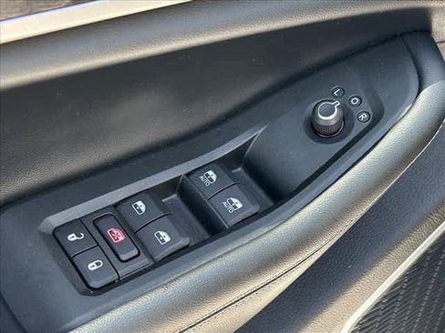Used 2021 Jeep Grand Cherokee L Limited AWD/4WD image 18