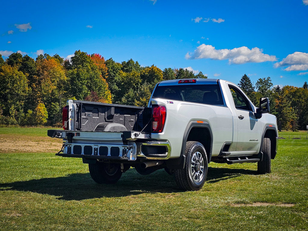 Used 2022 GMC Sierra 3500 Pro w/ Convenience Package AWD/4WD image 4