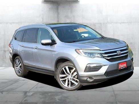 Used 2018 Honda Pilot Elite image 2
