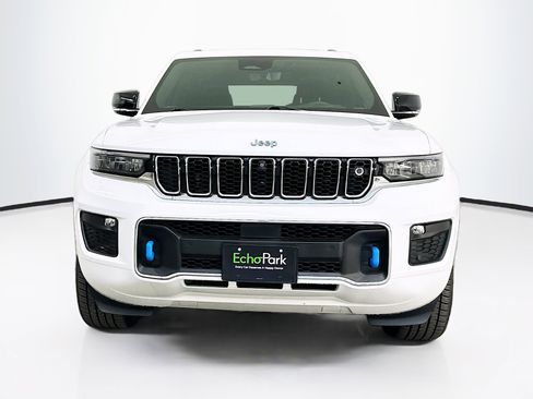 Used 2022 Jeep Grand Cherokee Overland w/ Advanced Protech Group III AWD/4WD image 2