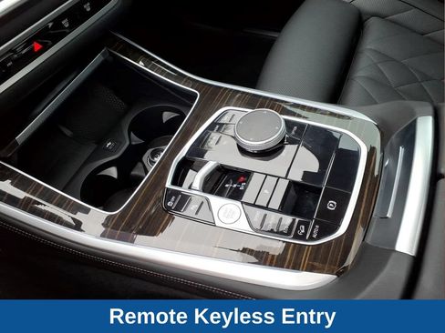 Used 2025 BMW X5 xDrive40i w/ Premium Package AWD/4WD image 10