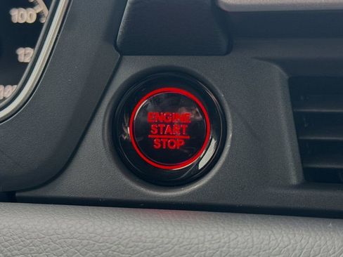 New 2025 Honda Pilot Touring image 25