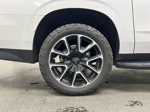 Certified 2024 Chevrolet Suburban RST w/ Luxury Package AWD/4WD image 33
