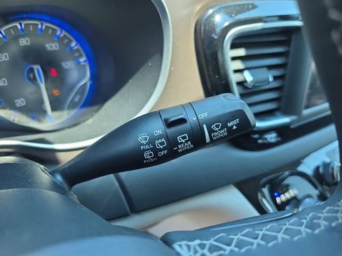 Used 2023 Chrysler Voyager LX FWD image 23