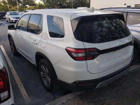 Used 2025 Honda Pilot EX-L image 4