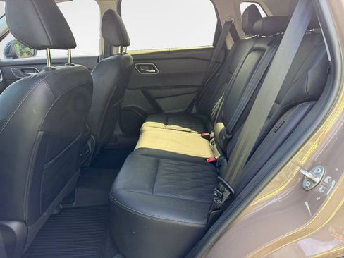 Used 2024 Nissan Rogue Platinum w/ Platinum Premium Package FWD image 24