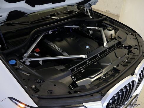 Used 2024 BMW X7 xDrive40i w/ Premium Package AWD/4WD image 40