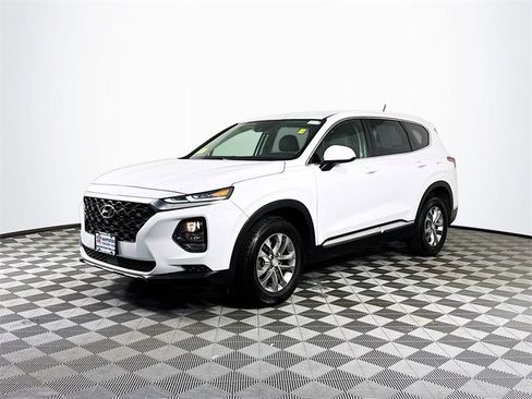 Used 2019 Hyundai Santa Fe SE image 2