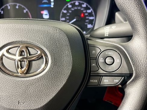 Used 2025 Toyota Corolla LE FWD image 19