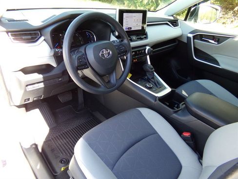 Used 2023 Toyota RAV4 XLE w/ Convenience Package image 11