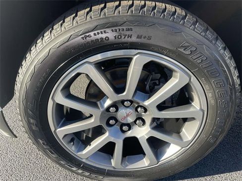 Certified 2022 GMC Canyon Denali image 8