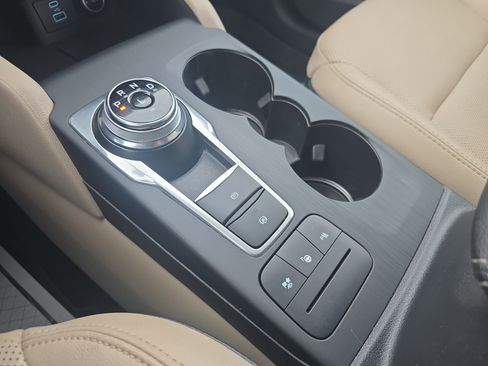 Used 2021 Ford Escape Titanium image 26