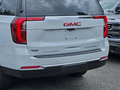 New 2026 GMC Yukon XL Elevation w/ Elevation Premium Package AWD/4WD image 11