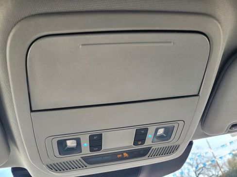 Certified 2022 Ford Explorer XLT w/ Equipment Group 202A image 21