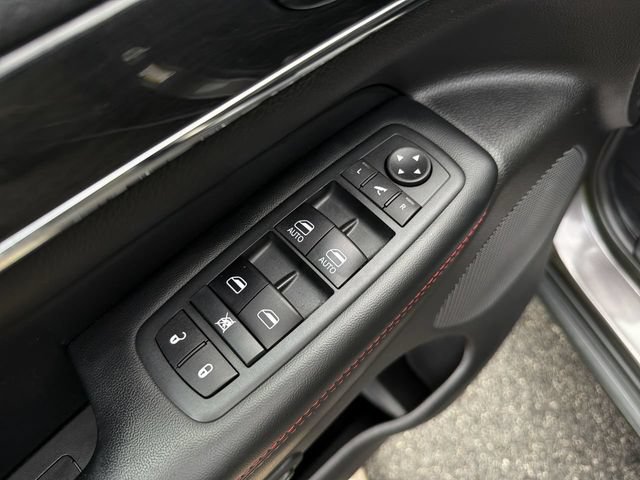 Used 2020 Jeep Grand Cherokee Trailhawk w/ Trailhawk Luxury Group AWD/4WD image 16